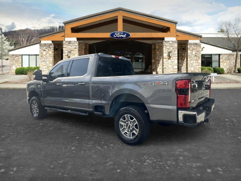Used 2024 Gray Metallic Ford LARIAT image 6