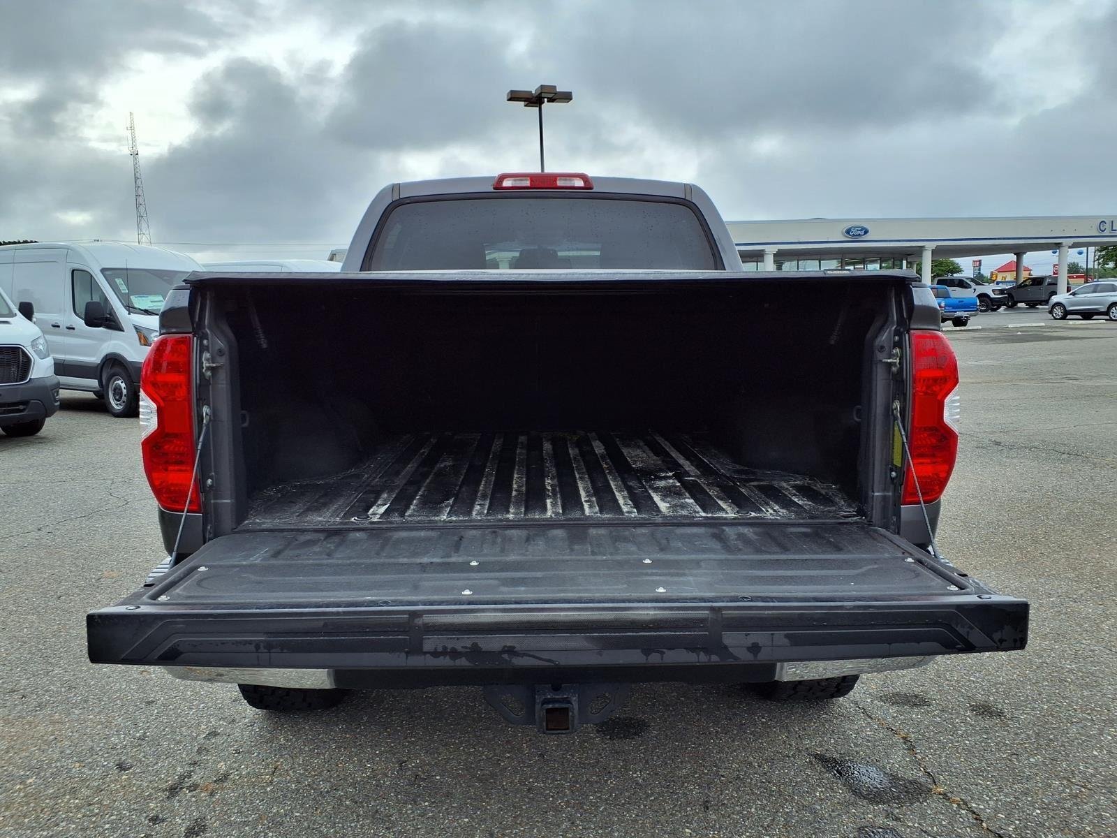 Used 2017 Magnetic Gray Metallic Toyota SR5 image 32