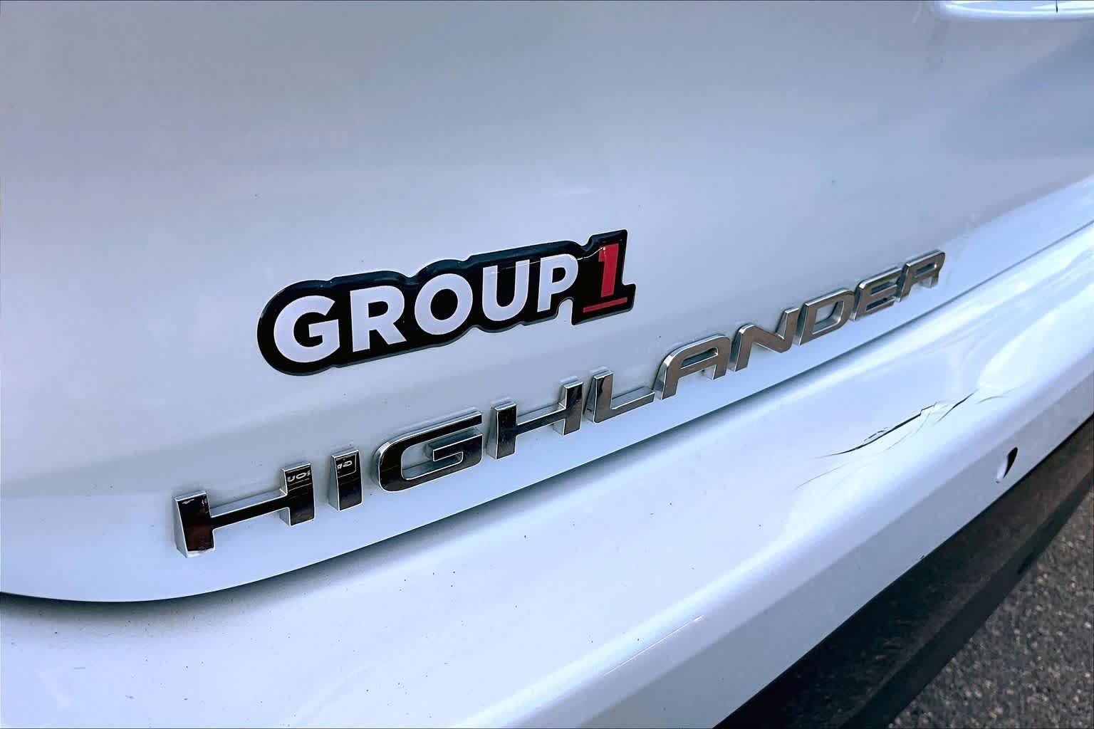 Used 2023 Wind Chill Pearl Toyota Limited image 10