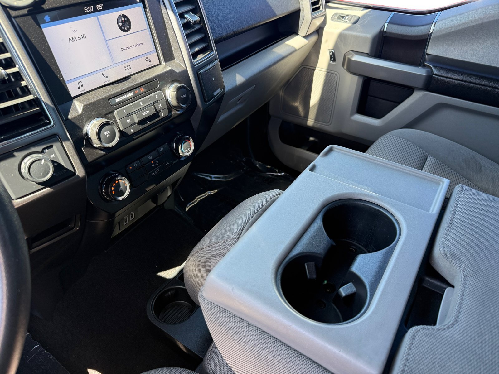 Certified Used 2019 Oxford White Ford XLT image 13
