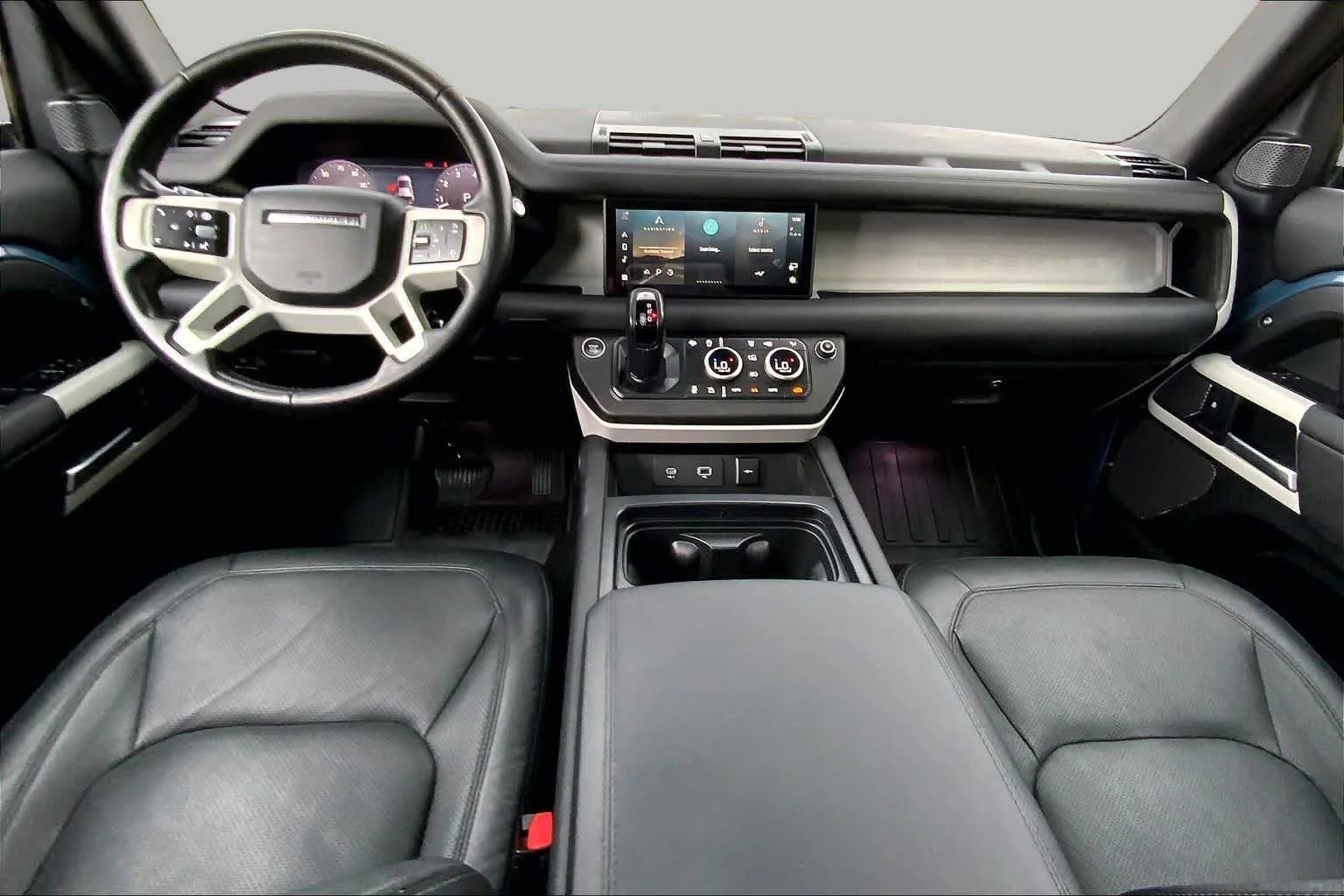 Used 2024 Tasman Blue Metallic Land Rover S image 14