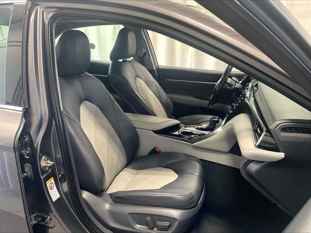 Used 2019 Gray Toyota XLE image 11