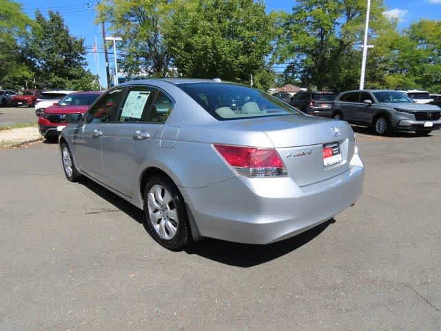 Used 2008 Alabaster Silver Metallic Honda  image 4
