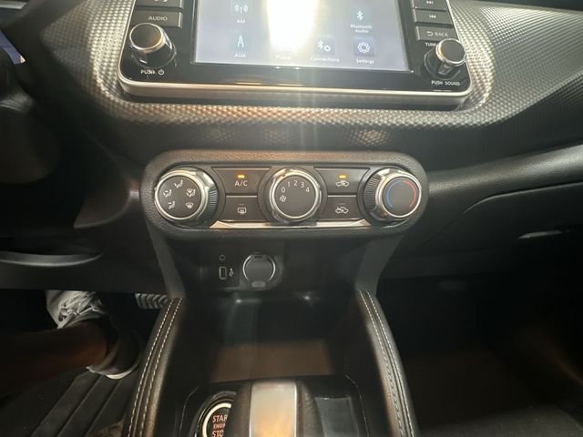 Used 2018 Black Nissan S image 21