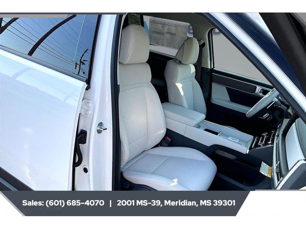New 2026 Serenity White Hyundai SE FWD image 9