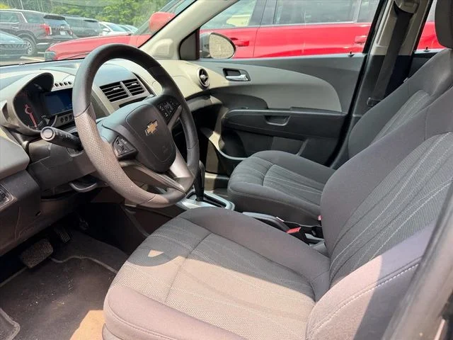 Used 2015 Gray Chevrolet LT image 20