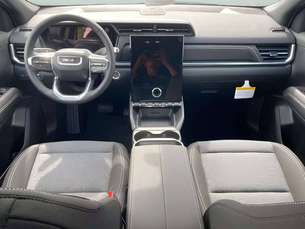 New 2027 Summit White GMC Elevation image 14