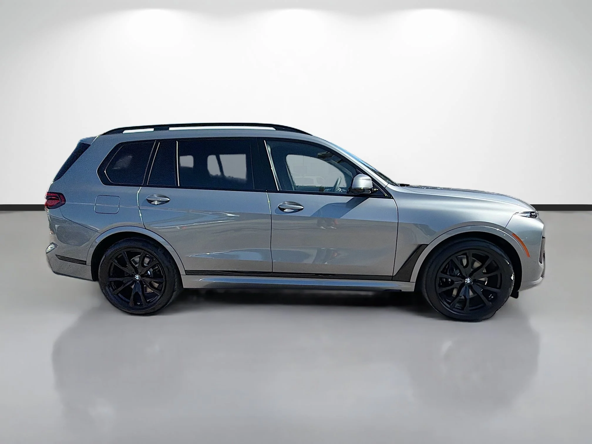 New 2027 Skyscraper Grey Metallic BMW xDrive40i image 2