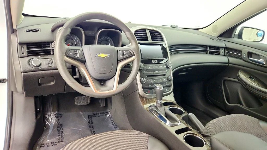 Used 2015 Summit White Chevrolet 4dr Sedan LT w/1LT image 12