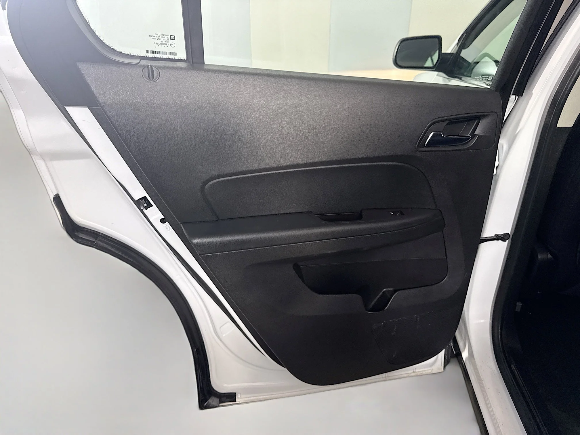 Used 2017 Summit White Chevrolet LS image 21
