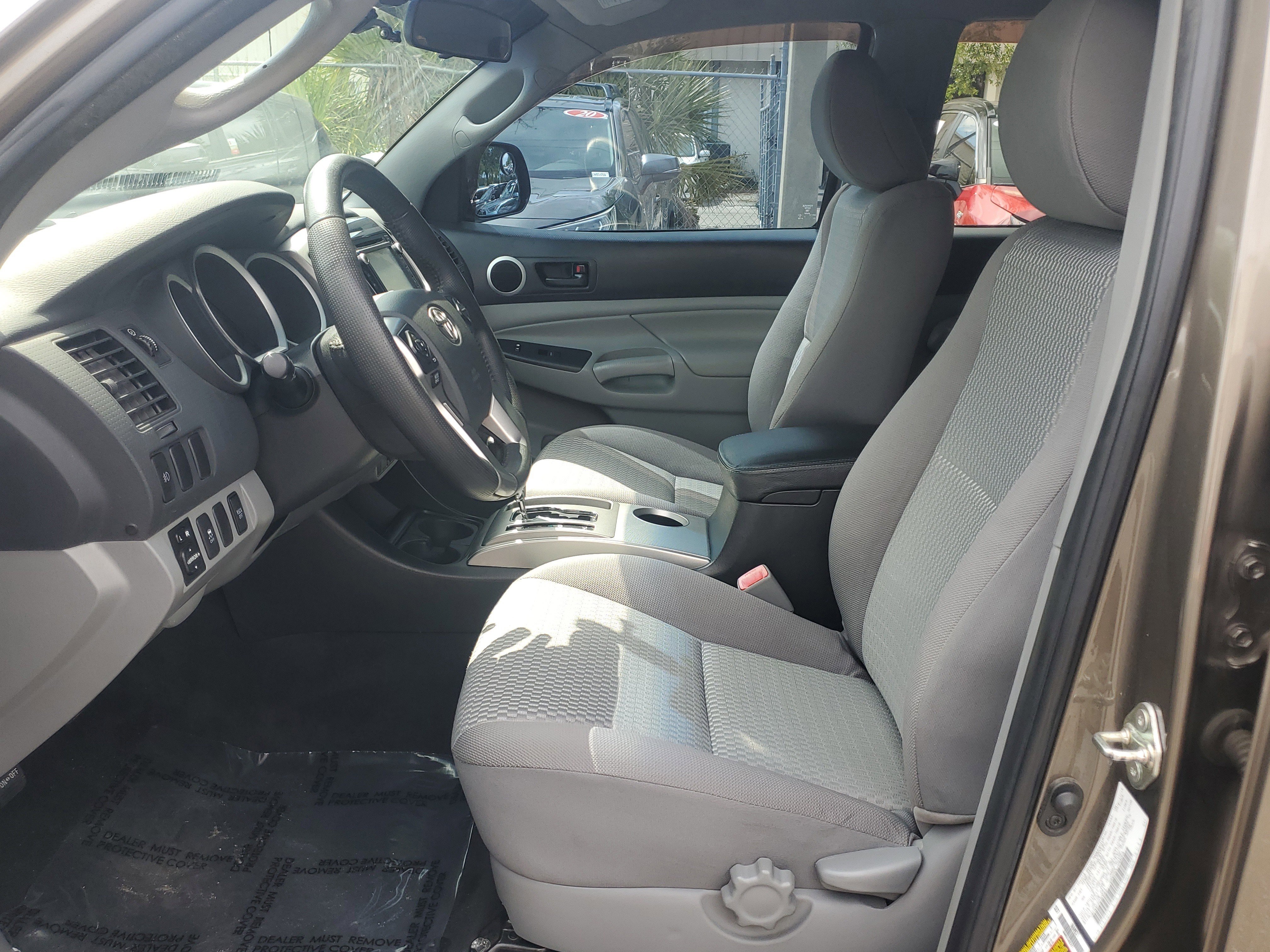 Used 2015 Pyrite Mica Toyota Base image 17