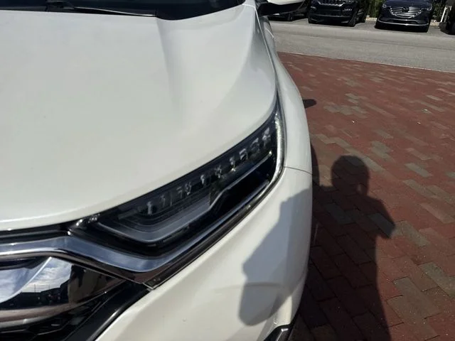 Used 2018 White Honda Touring image 23