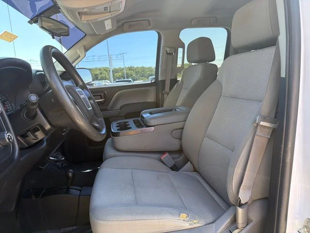Used 2015 White GMC Base image 27