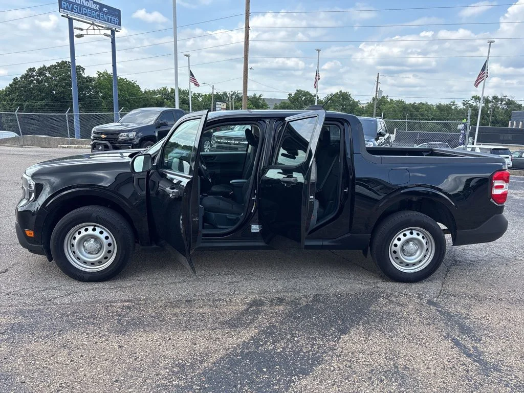 Used 2025 Shadow Black Ford XL image 4