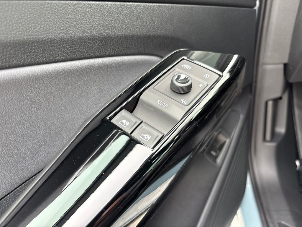 New 2026 Arctic Blue Metallic Volkswagen Pro S image 9