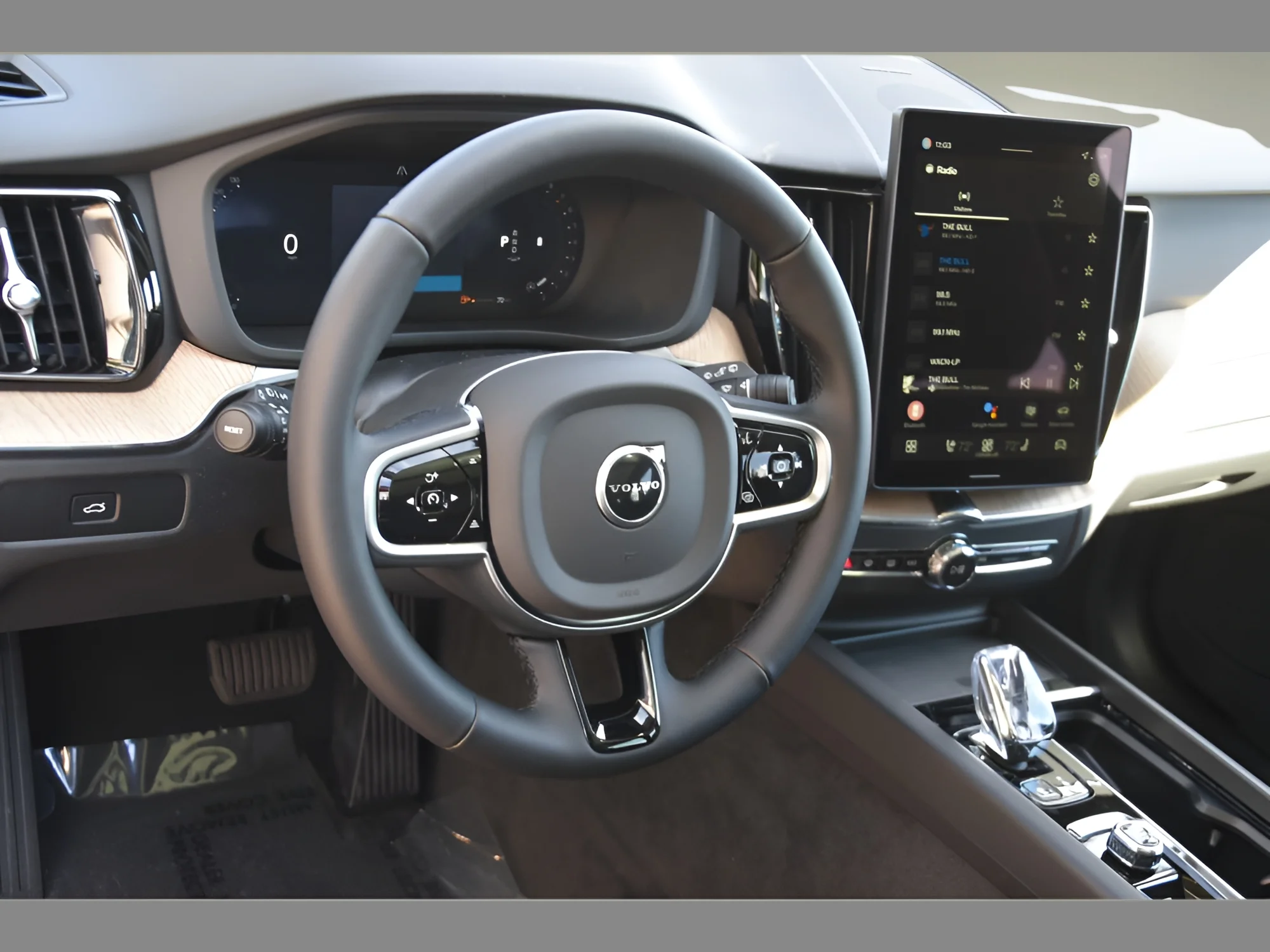 Used 2026 Mulberry Metallic Volvo Plus image 12