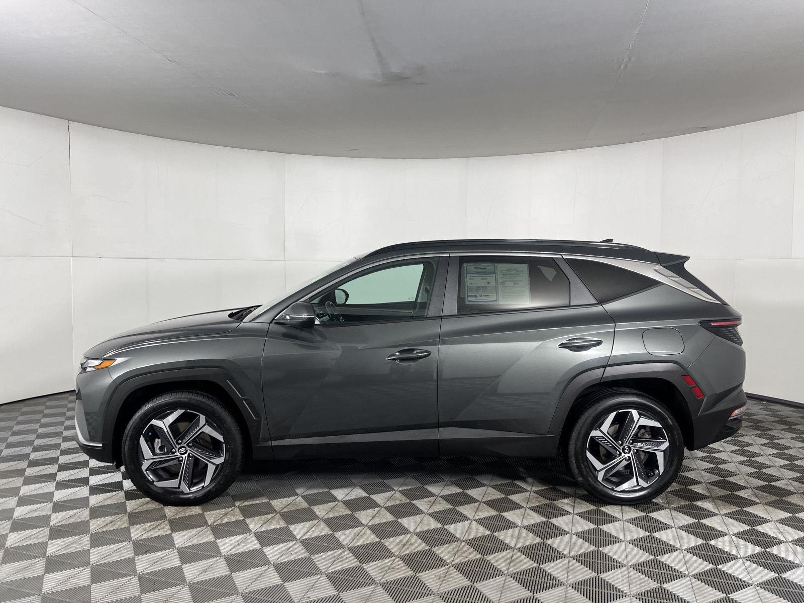 Used 2024 Amazon Gray Hyundai SEL Convenience image 17