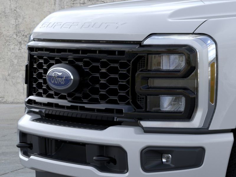 New 2026 Oxford White Ford XL image 17