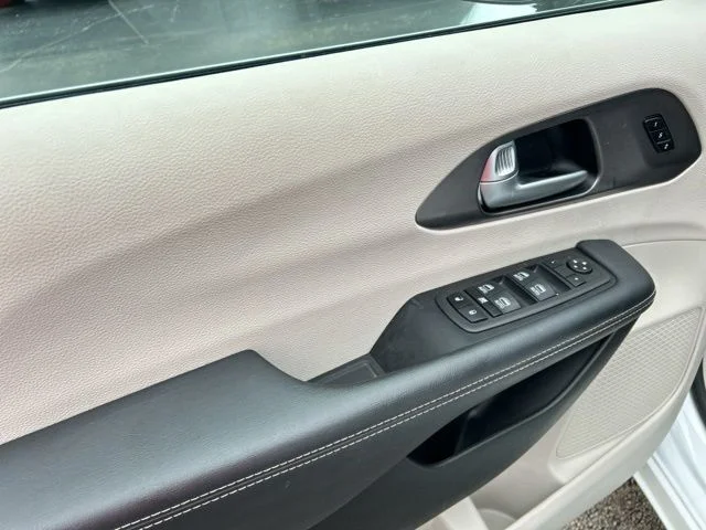 Used 2024 Bright White Clearcoat Chrysler Touring L image 30