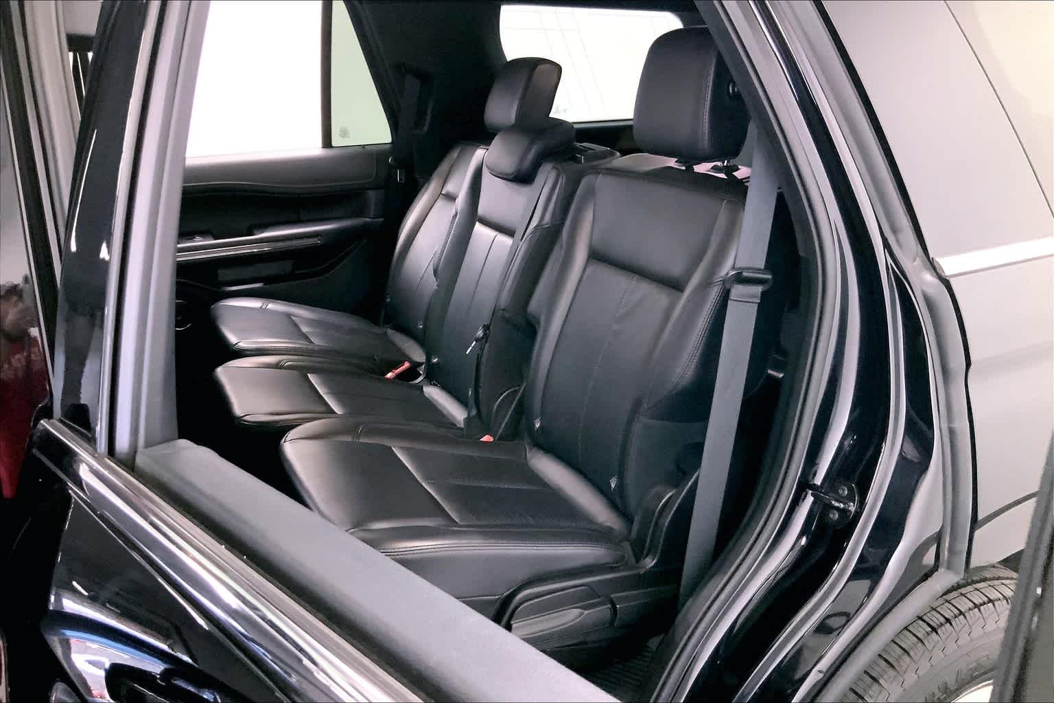 Used 2019 Agate Black Metallic Ford XLT image 18