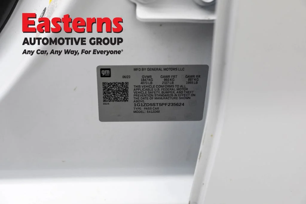 Used 2023 White Chevrolet LT image 34