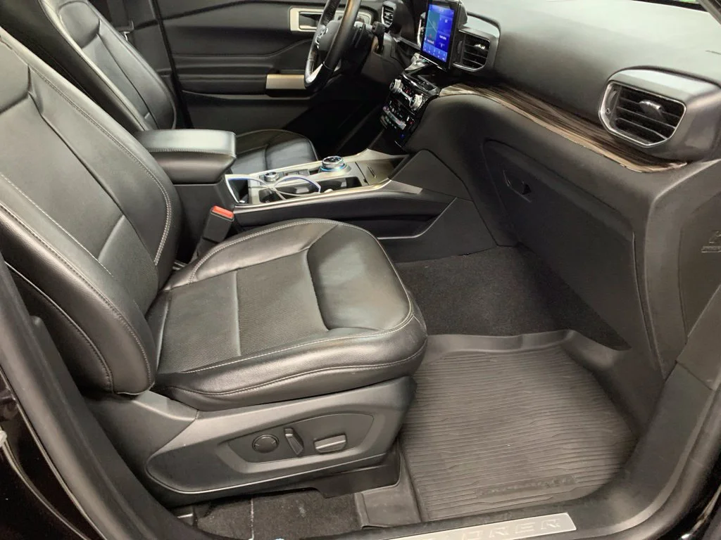 Used 2021 Black Ford Limited image 13