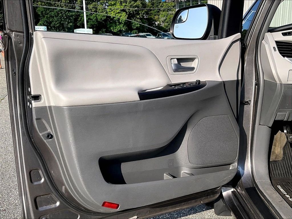 Used 2017 Gray Toyota LE image 9