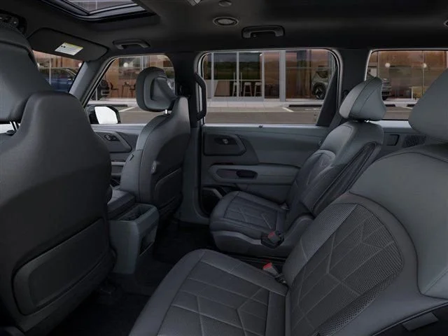 New 2027 Glacial White Pearl Kia X-LINE SX image 18