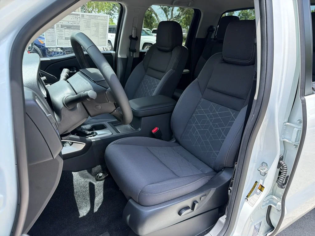 New 2026 Glacier White Nissan Crew Cab SV image 27