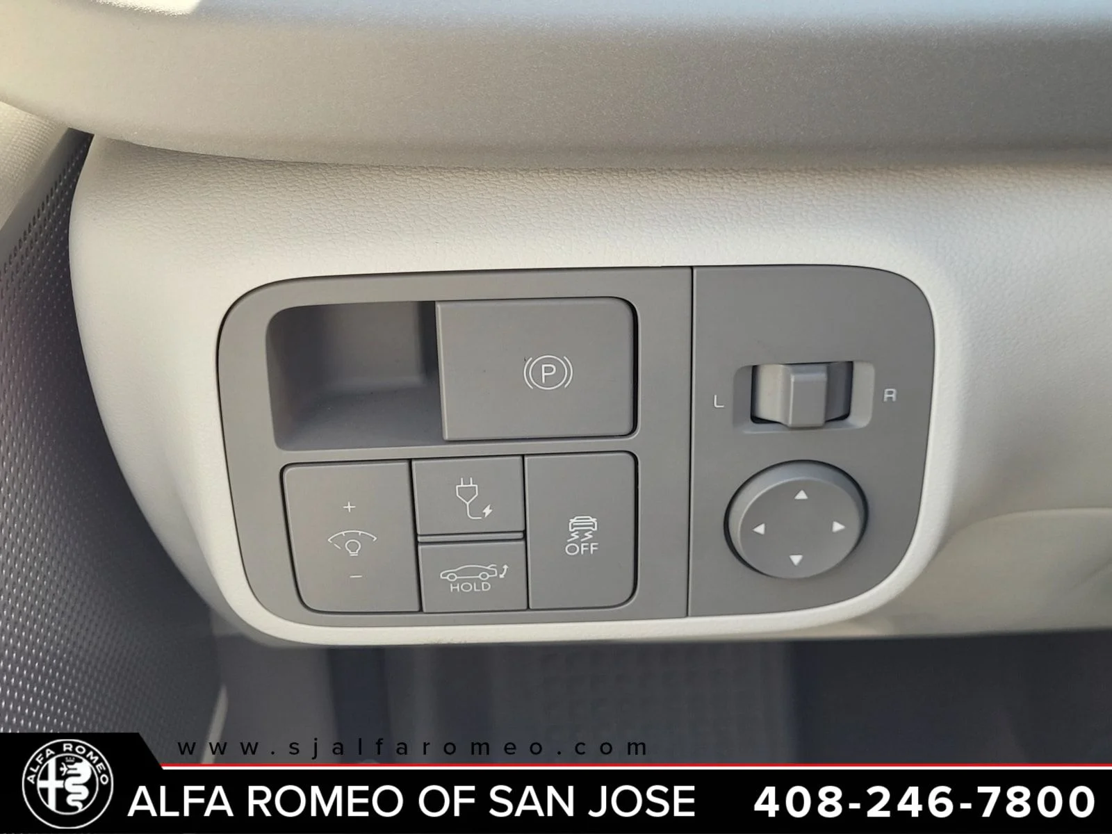 Used 2024 Black Hyundai SEL image 15