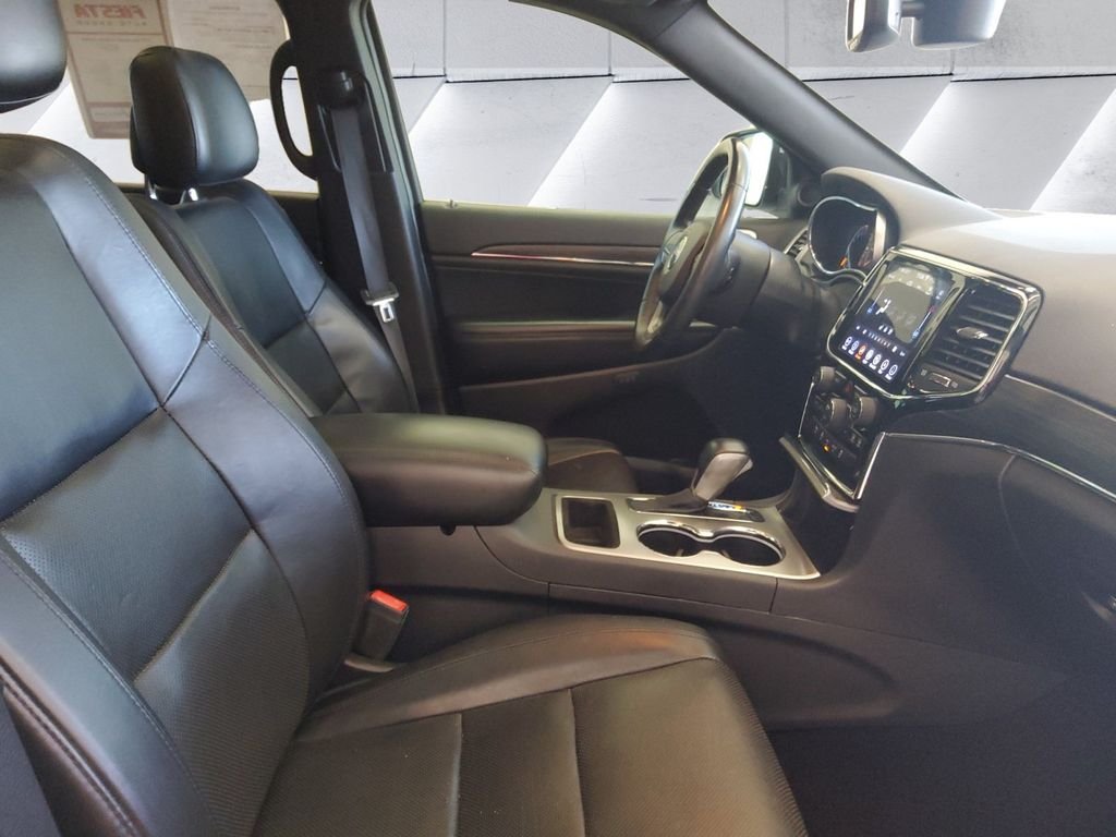 Used 2019 White Jeep Limited image 13