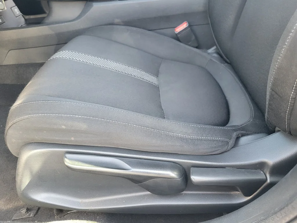 Used 2016 Lunar Silver Metallic Honda LX image 19