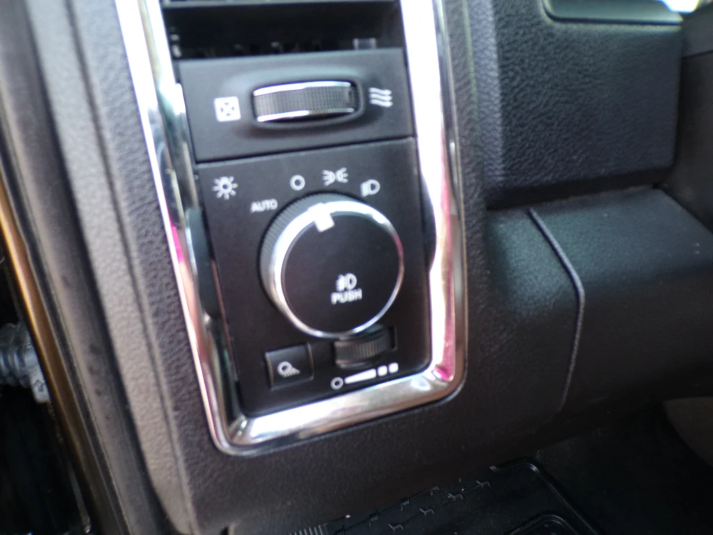 Used 2013 Black Gold Pearlcoat Ram Laramie Longhorn image 23
