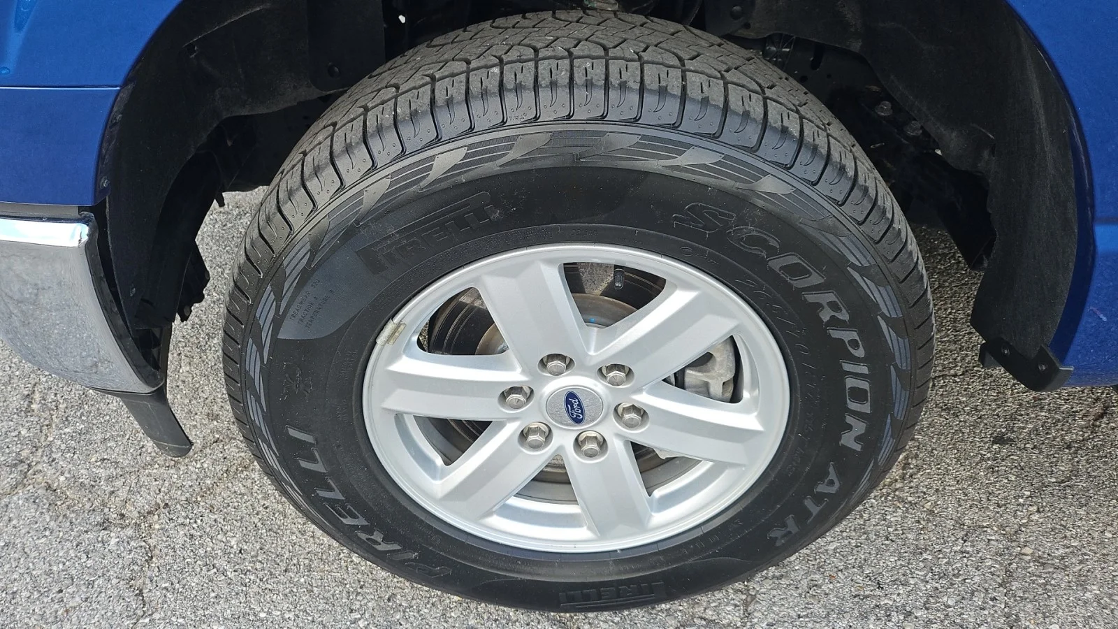 Used 2023 Blue Ford XLT image 9