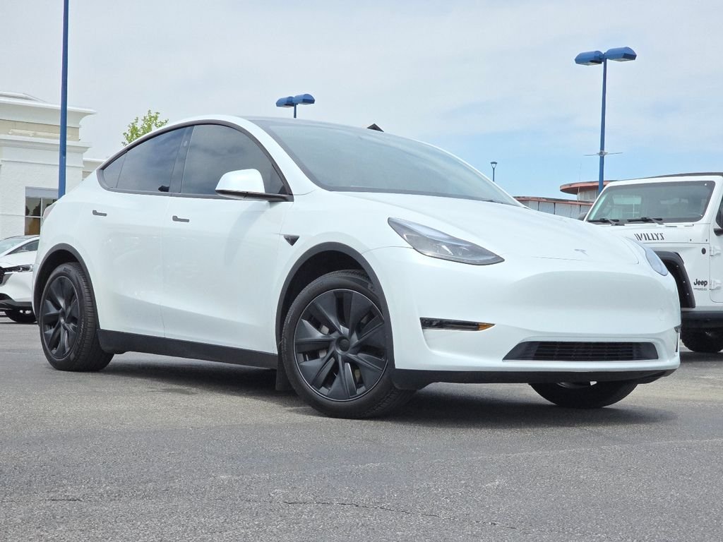 2025 Tesla Model Y Long Range Rear Wheel Drive's photo
