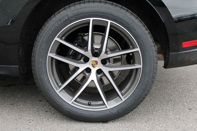 2026 Porsche Macan - Photo 28