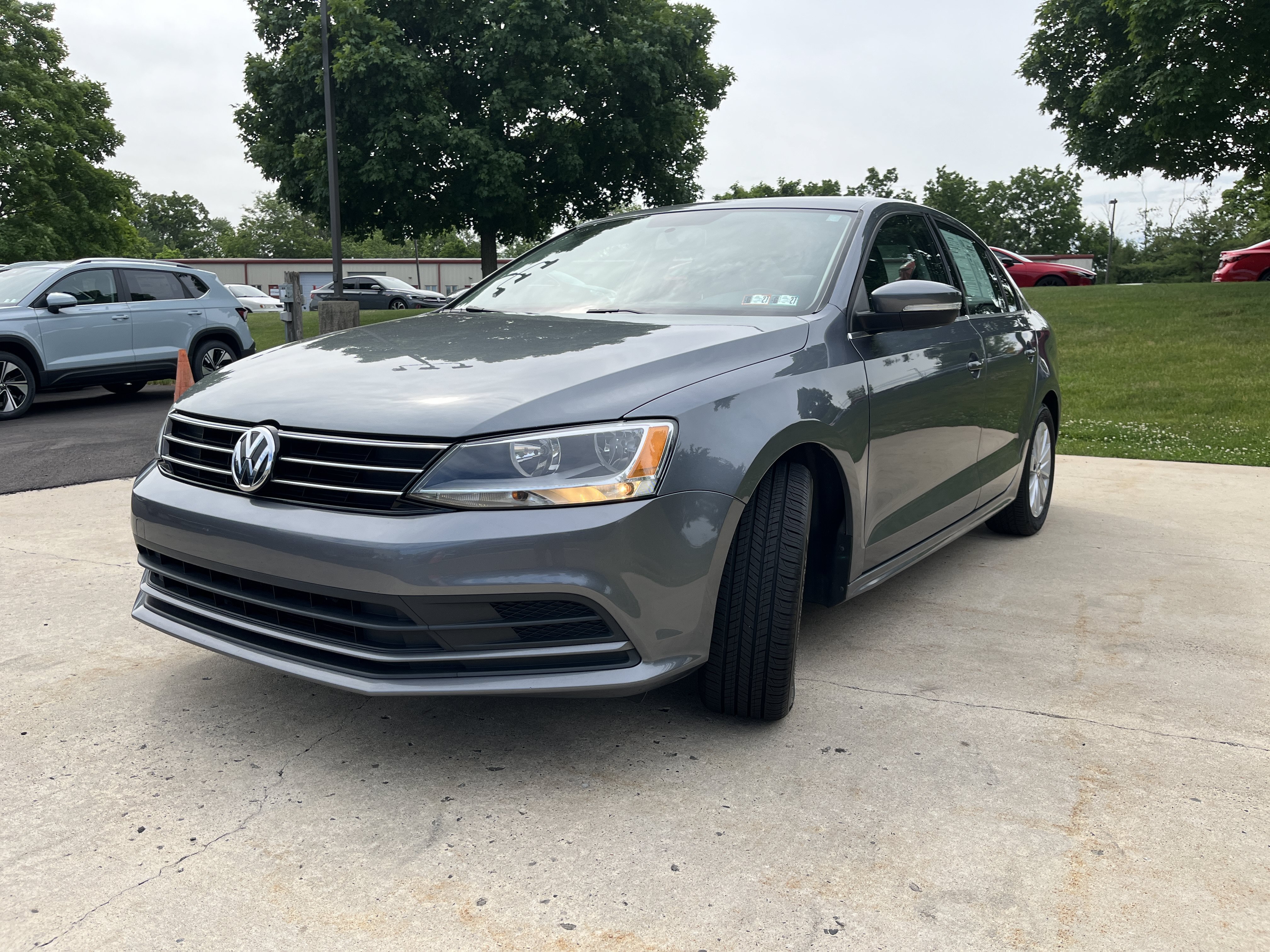 Used 2016 Gray Volkswagen 1.4T SE image 7