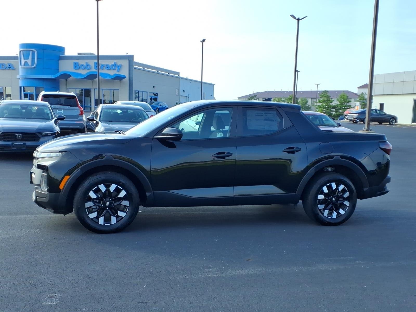 2025 Hyundai Santa Cruz SE - Photo 14