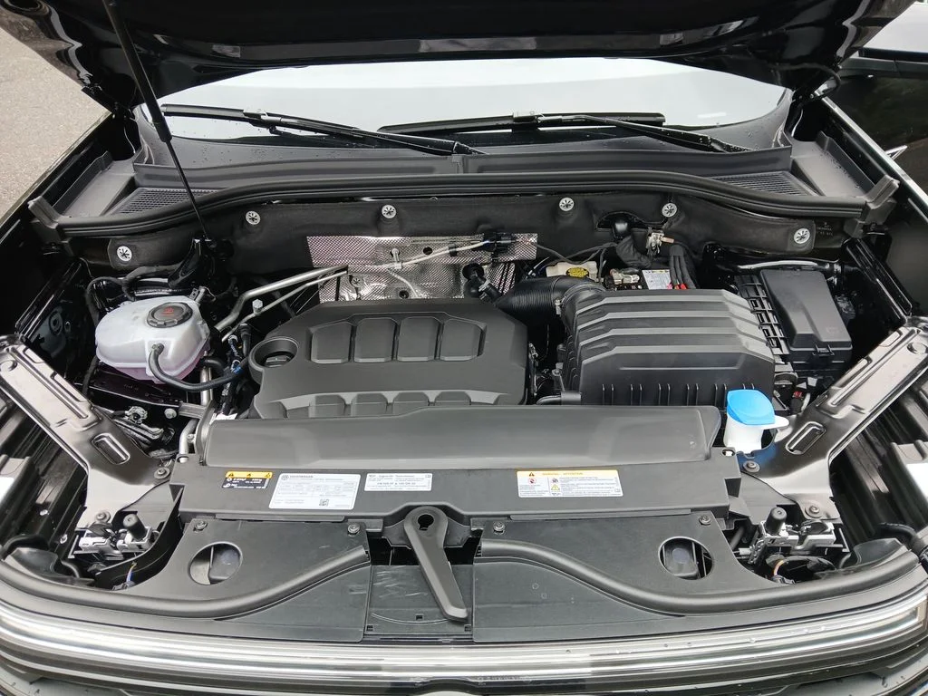 New 2026 Black Volkswagen SE w/Technology image 21