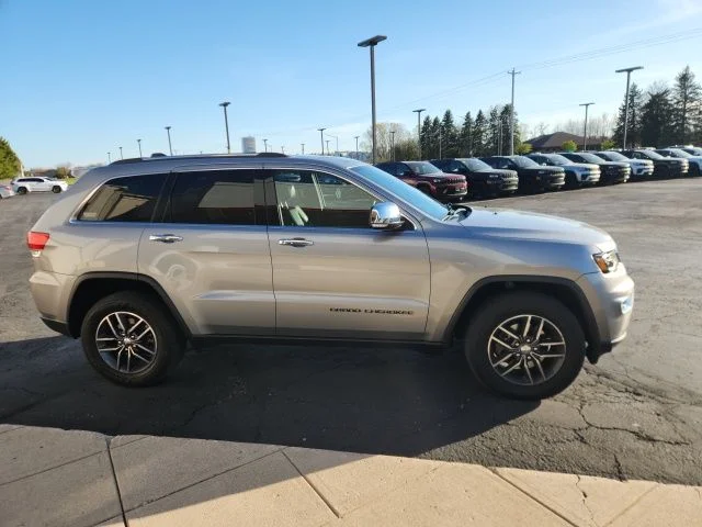 2017 Jeep Grand Cherokee Limited 4WD's photo