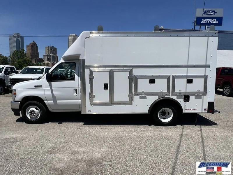 New 2026 Oxford White Ford  image 2
