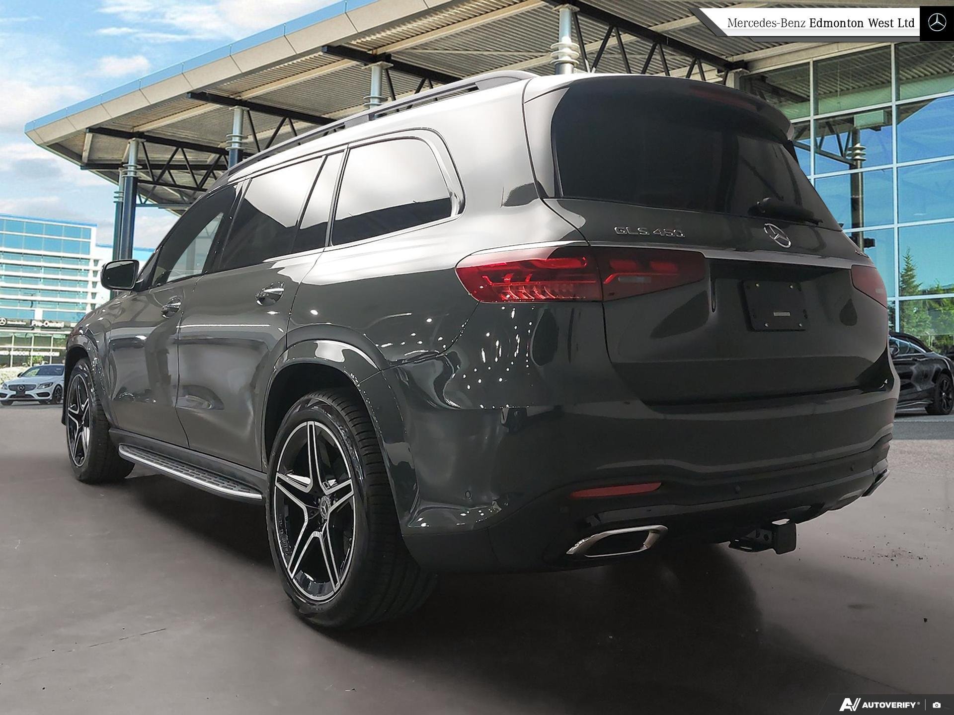 2026 Mercedes Benz GLS 450 4MATIC photo 4