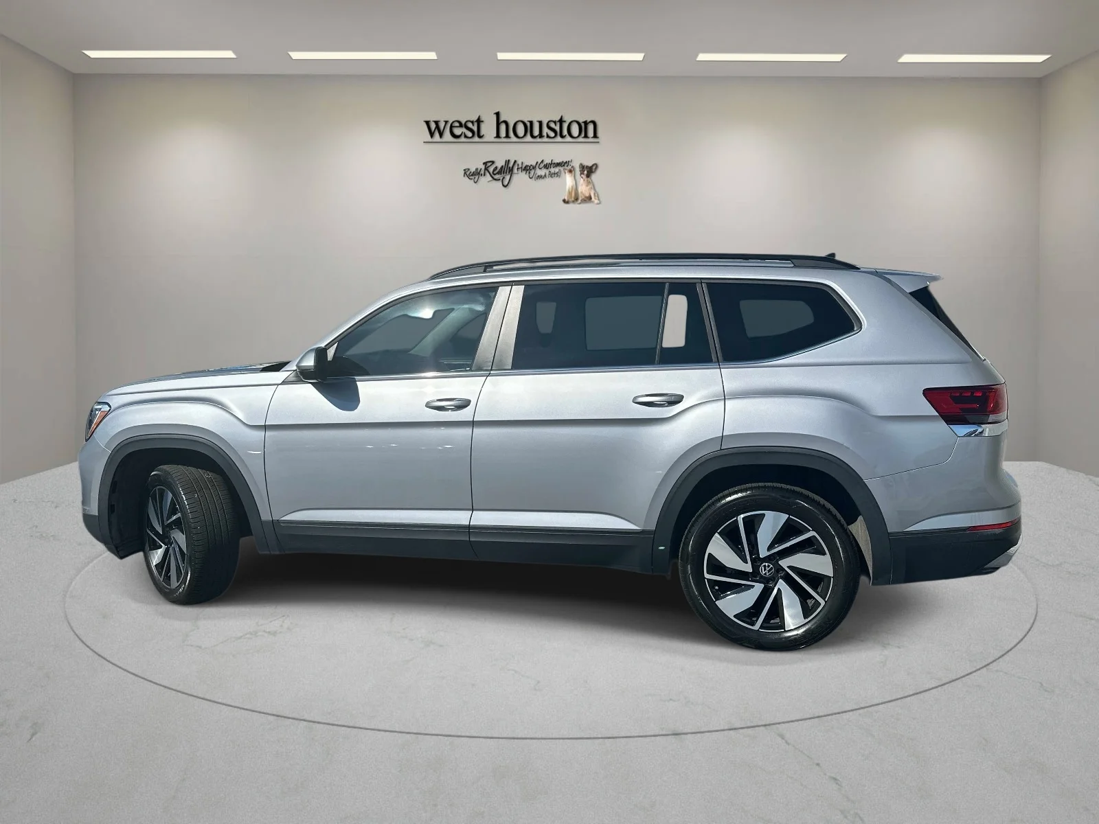 Used 2024 Silver Volkswagen 2.0T SE w/Technology image 8