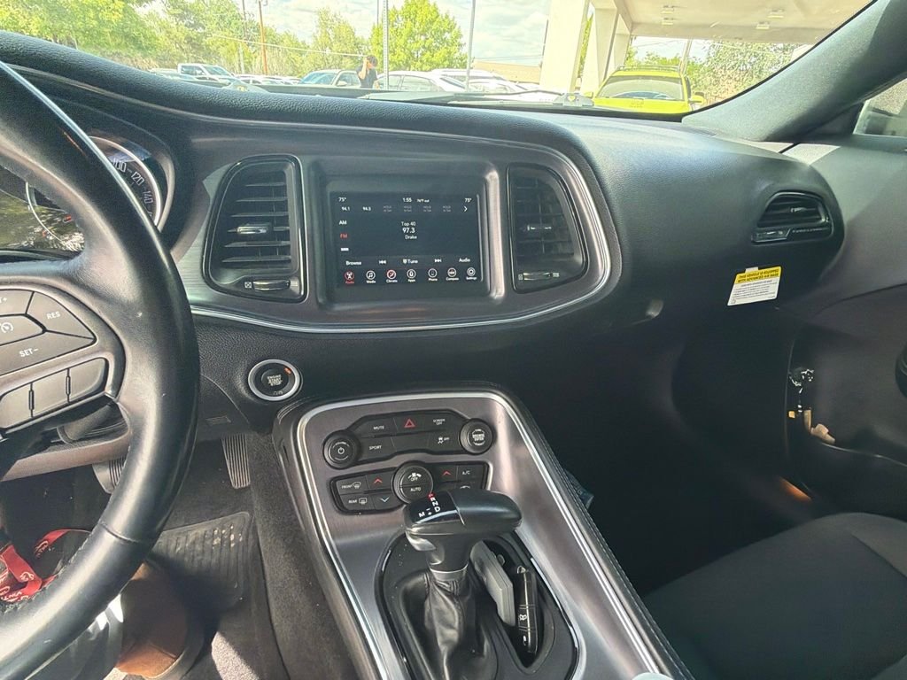 Used 2018 Gray Dodge SXT image 13