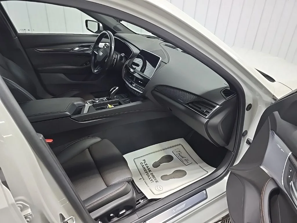 Used 2023 White Cadillac V-Series image 18