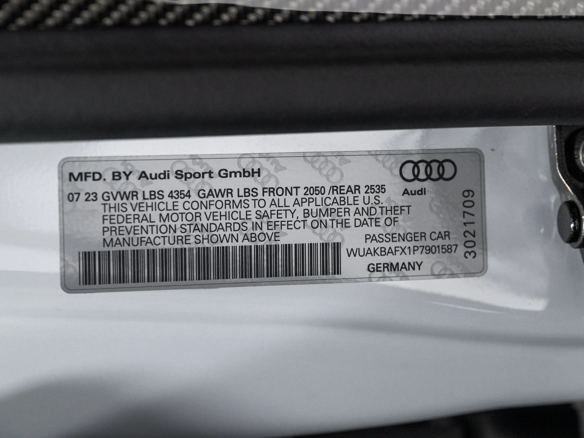 Used 2023 Suzuka Gray Metallic Audi V10 performance image 32
