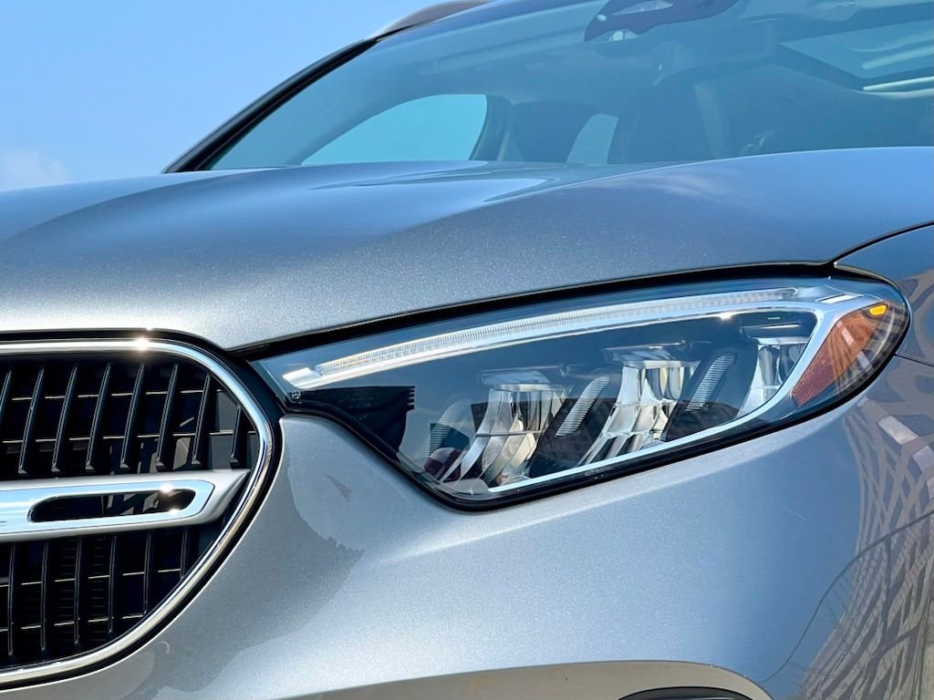 Certified Used 2023  Mercedes-Benz GLC 300 image 9