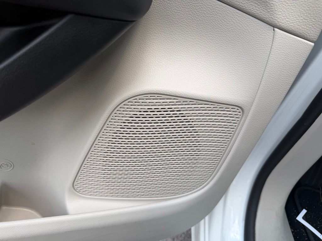 Used 2023 White Chrysler Touring L image 12