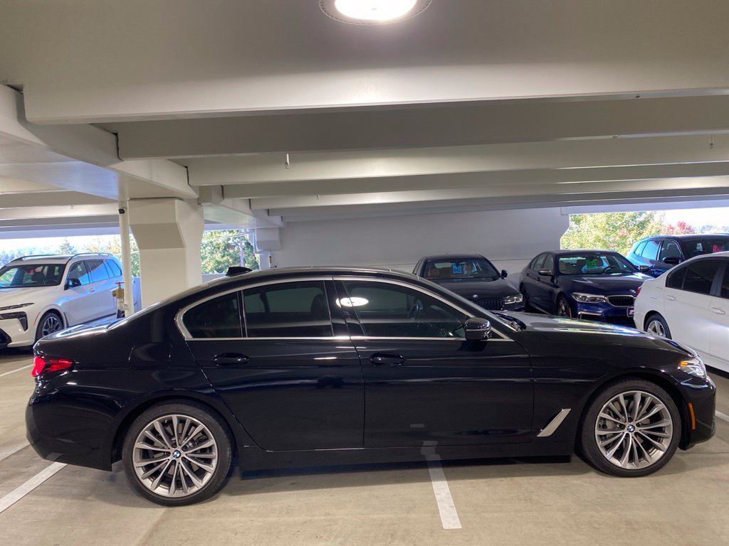 Used 2023 Black Sapphire Metallic BMW 540i xDrive image 8