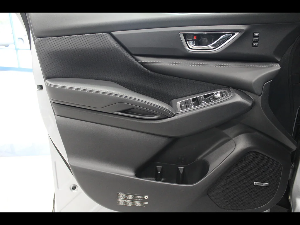 Used 2023 Ice Silver Metallic Subaru Limited 7-Passenger image 15